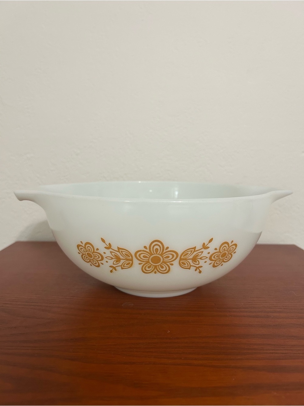 Vintage PYREX 443 Butterfly Gold Cinderella Mixing Bowl 2.5 qt size